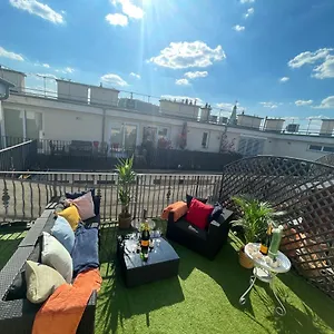 exclusive-downtown-bella-home.inbudapesthotels.com/
